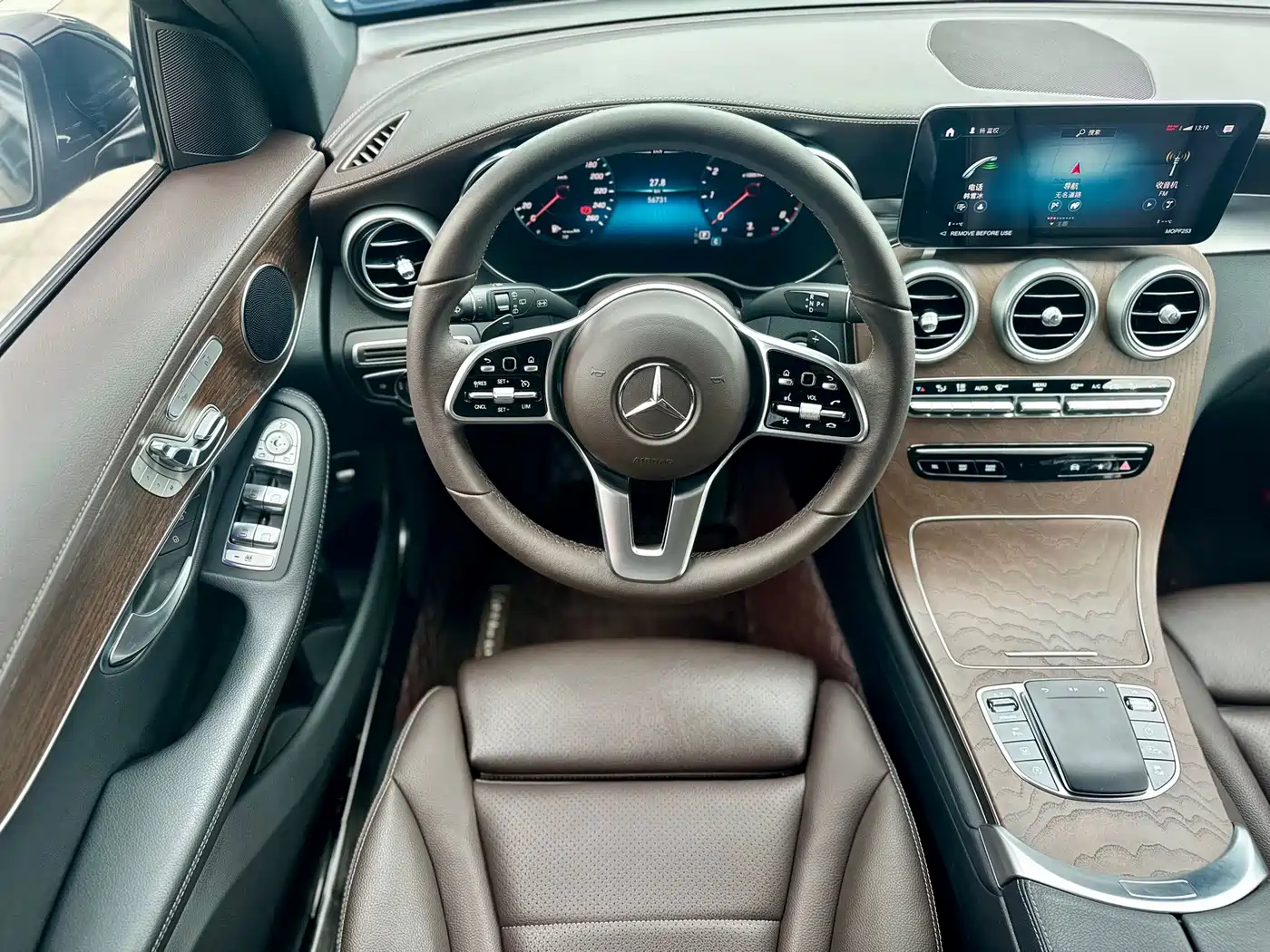 Mercedes-Benz GLC 2022 Facelift GLC 300 L 4MATIC Dynamic Collector's Edition фото 9