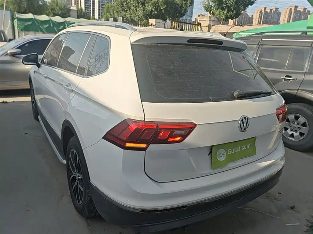 Volkswagen Tiguan L 2018 Facelift 330TSI Automatic 2WD Luxury Edition фото 6