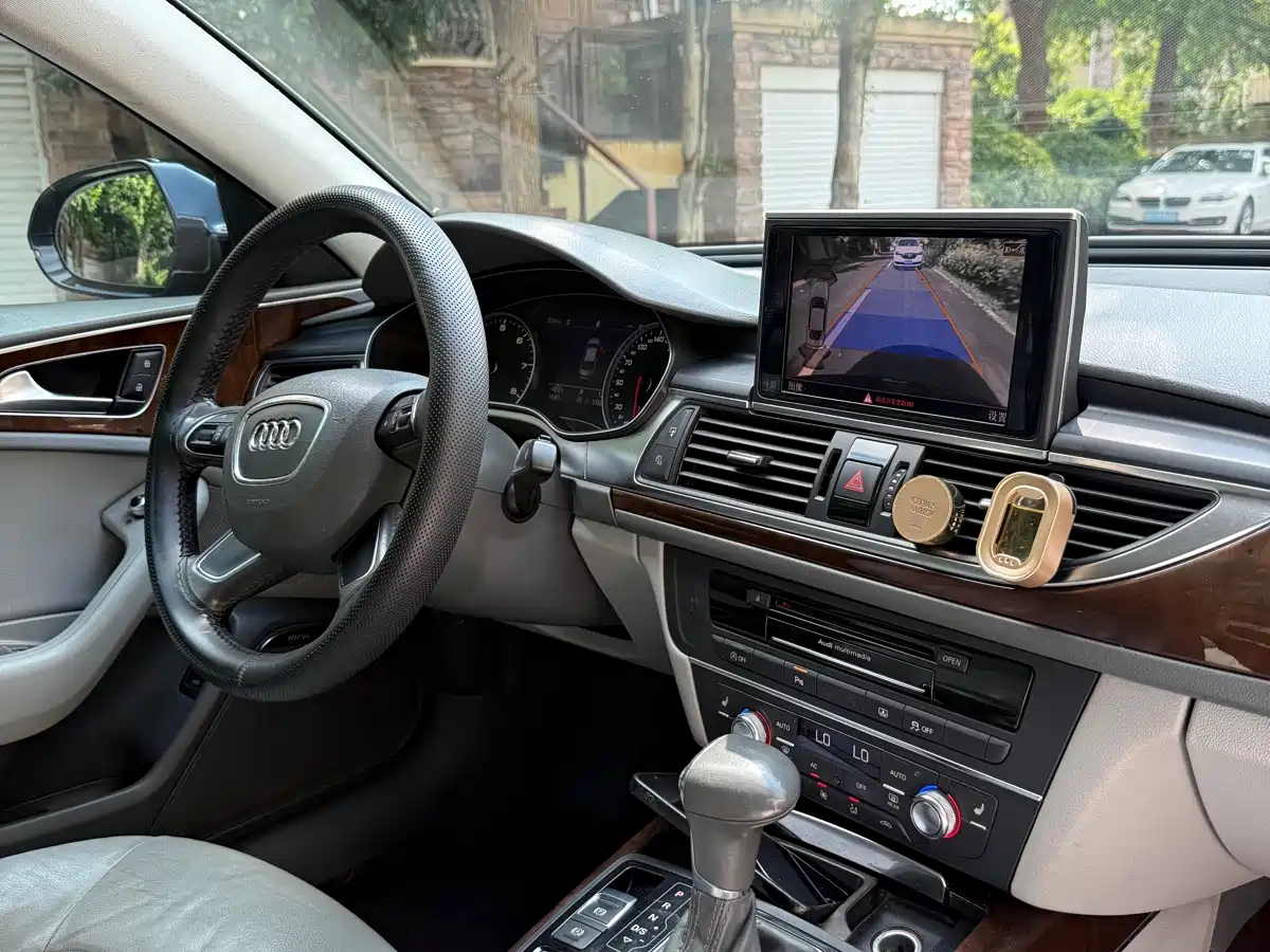 صورة 10 - Audi A6L