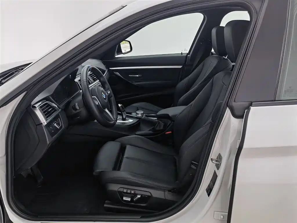 BMW 3 Series GT 2020 320i M Sport Package фото 10