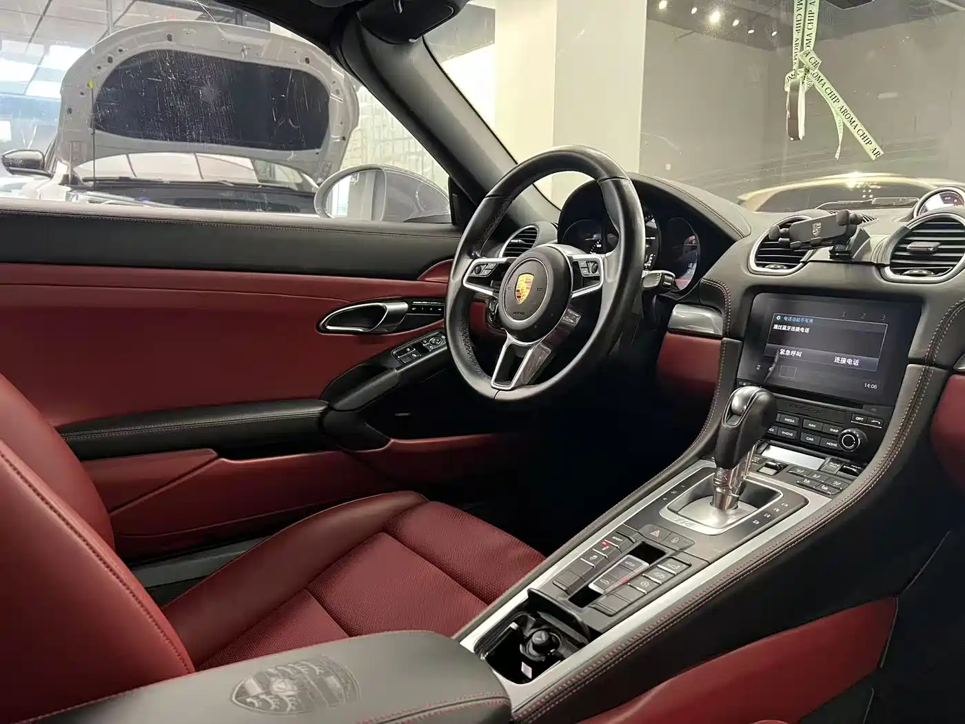 Porsche 718 2018 Boxster 2.0T фото 6
