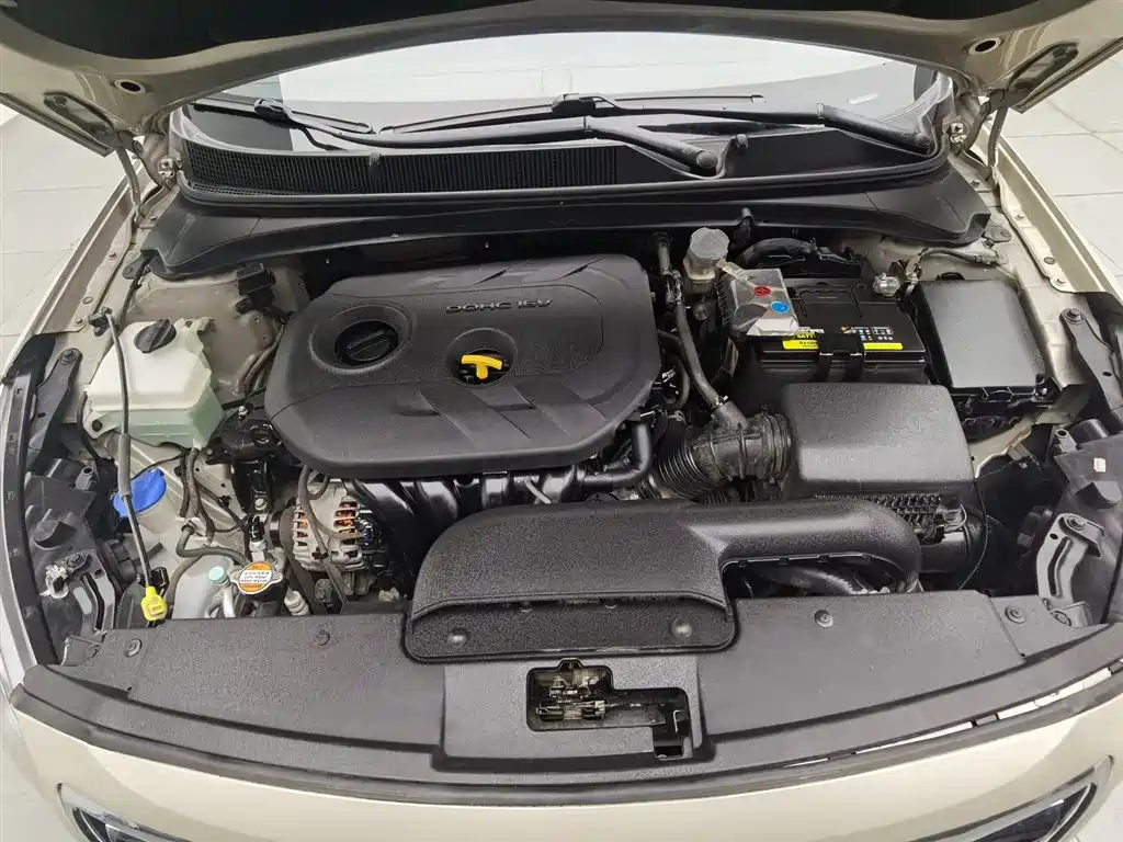 Hyundai Mistra 2016 1.8L Automatic Smart GLS фото 6