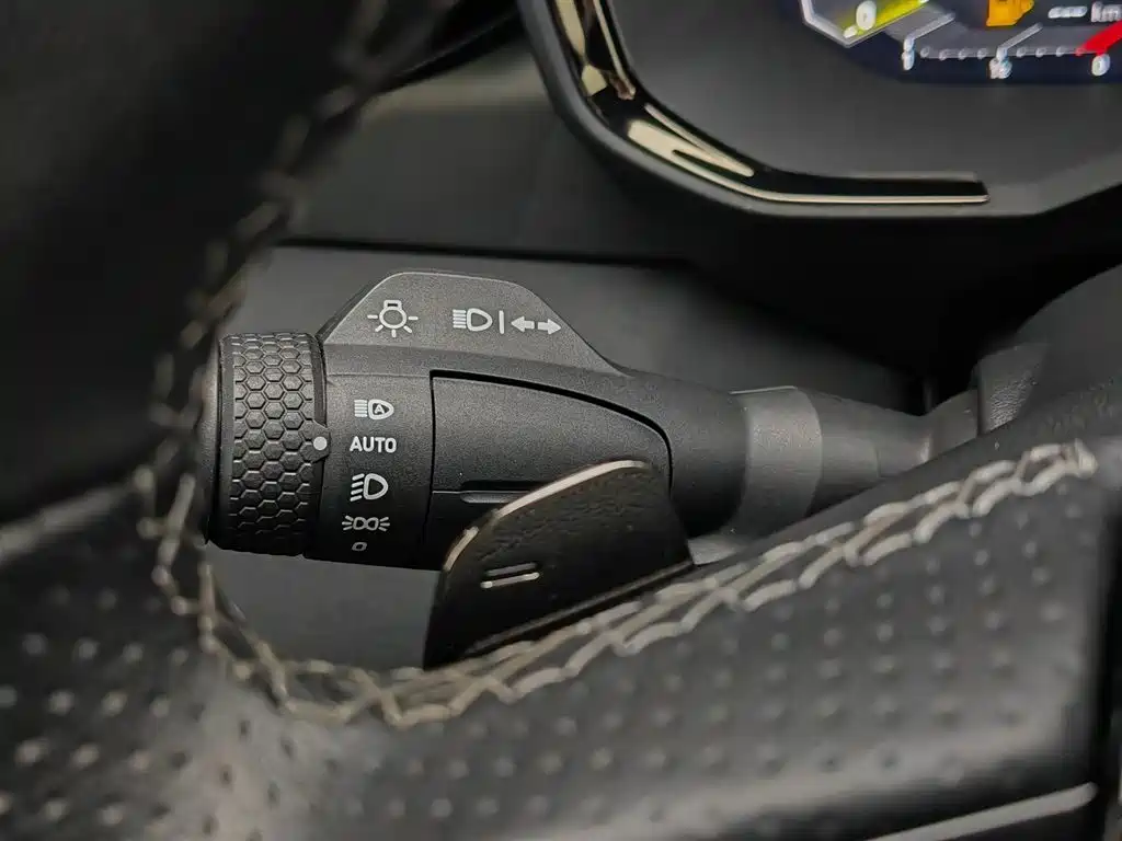 Lynk & Co 01 2021 2.0TD AWD Halo Sport фото 21