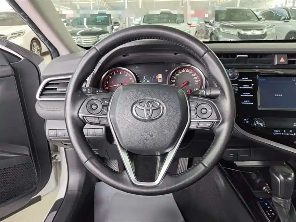 Toyota Camry 2018 2.0S Sport Edition фото 11