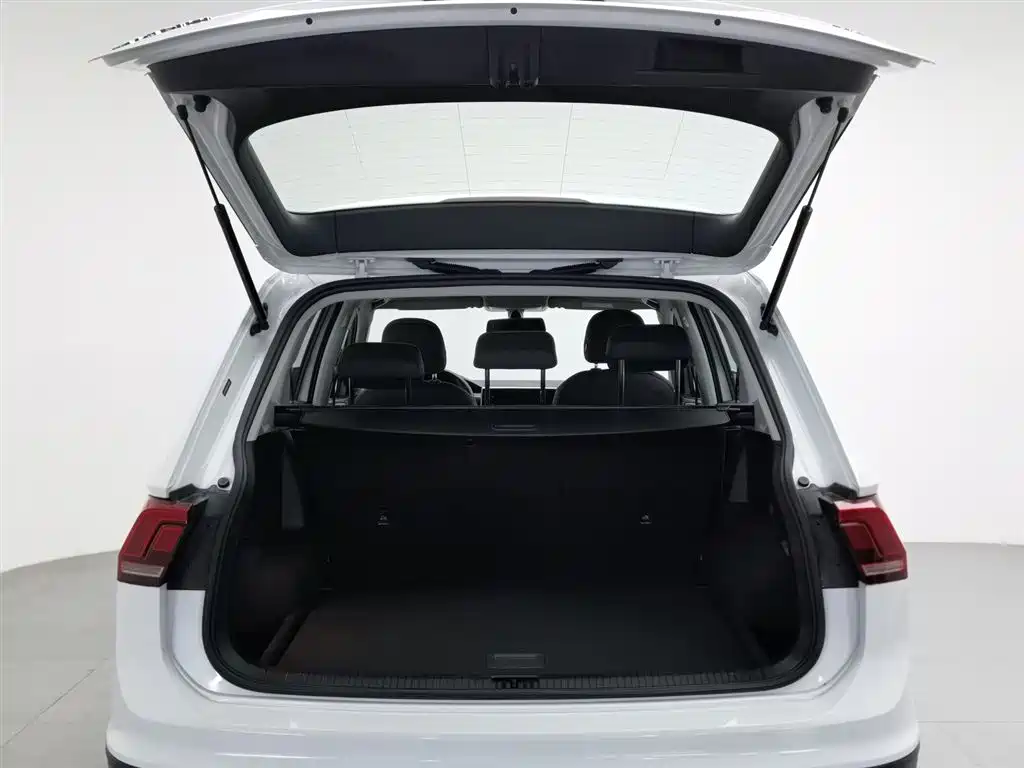Volkswagen Tiguan L 2023 330TSI Auto 2WD Comfort Edition фото 16