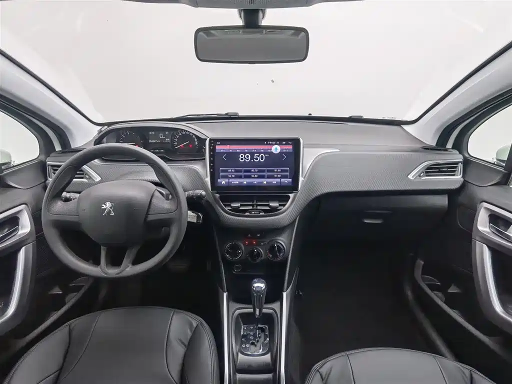 Peugeot 2008 2014 1.6L Automatic Trend Edition фото 5
