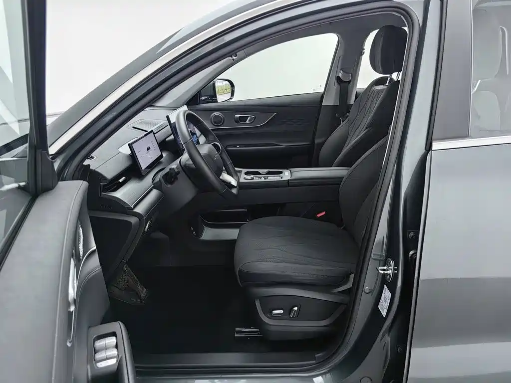 Chery Tiggo 8 PLUS 2024 2025 290TGDI DCT Comfort 5-seater