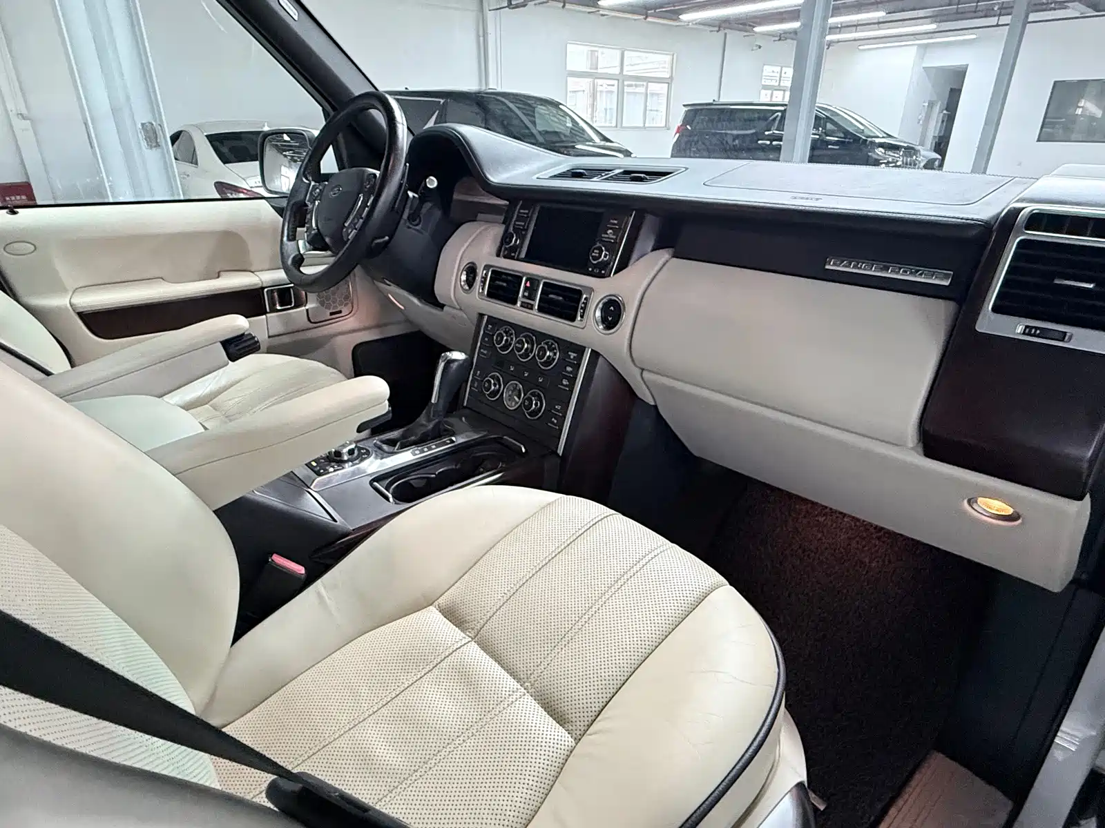 Фото 8 - Land Rover Range Rover