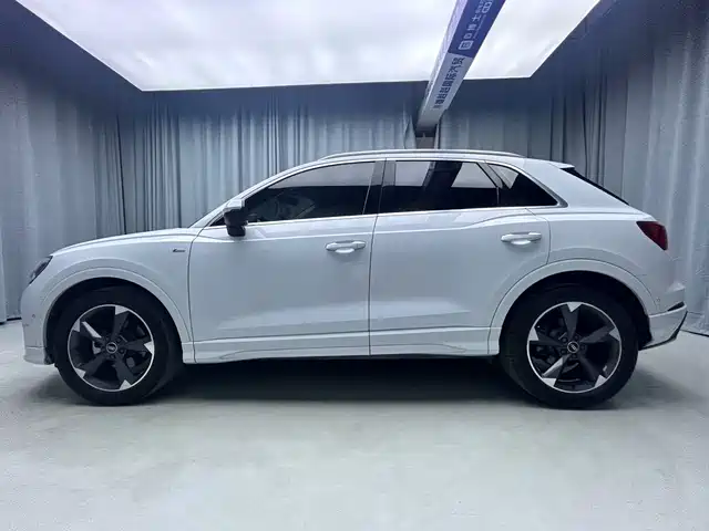 Audi Q3 2022 35 TFSI Fashion Dynamic — фото 4