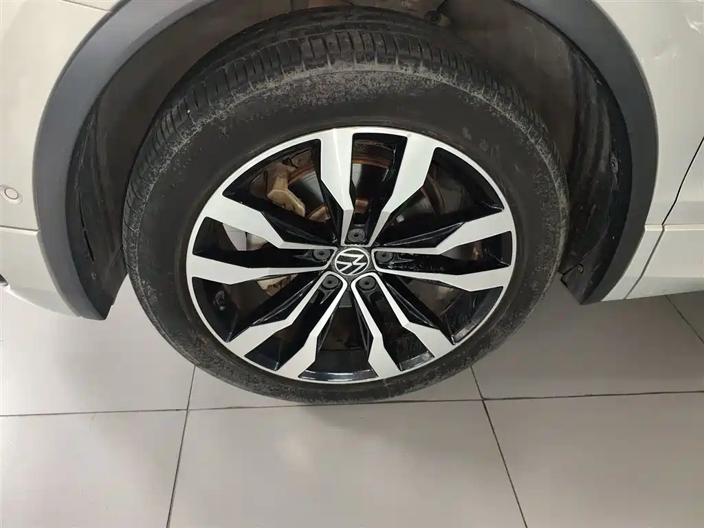 Volkswagen Tiguan L 2021 330TSI Automatic 2WD R-Line Flagship фото 23
