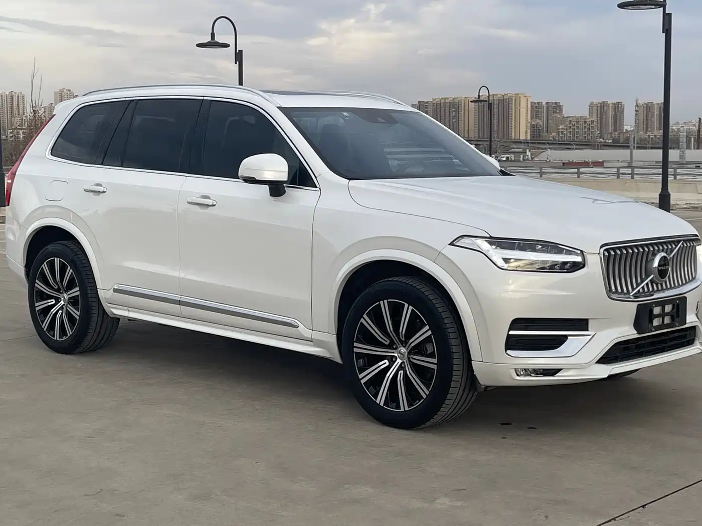 VOLVO XC90