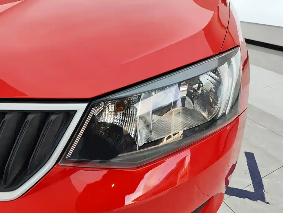Фото 5 - Škoda Fabia