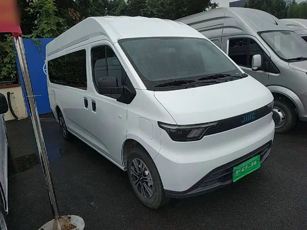 Jiangling E-Fushun 2025 2025 Clear Window Version 53.58kWh Medium Wheelbase Medium Roof