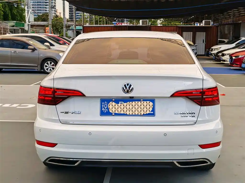 Фото 8 - Volkswagen Sagitar