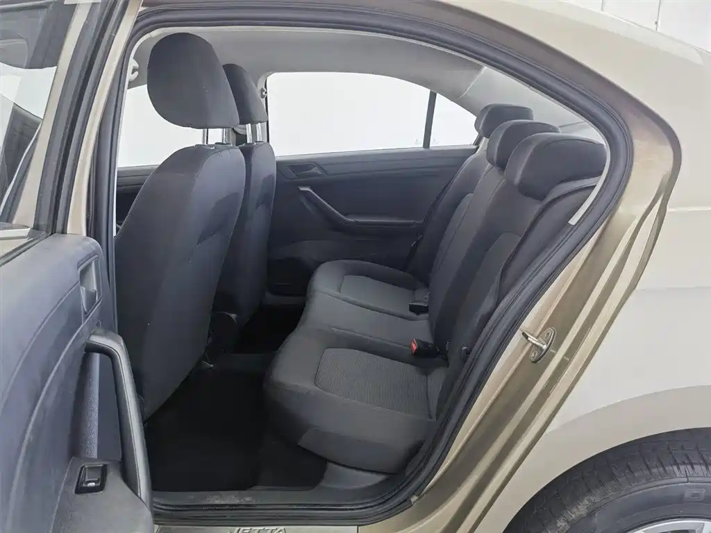 Volkswagen Jetta 2017 1.5L Automatic Fashion фото 15