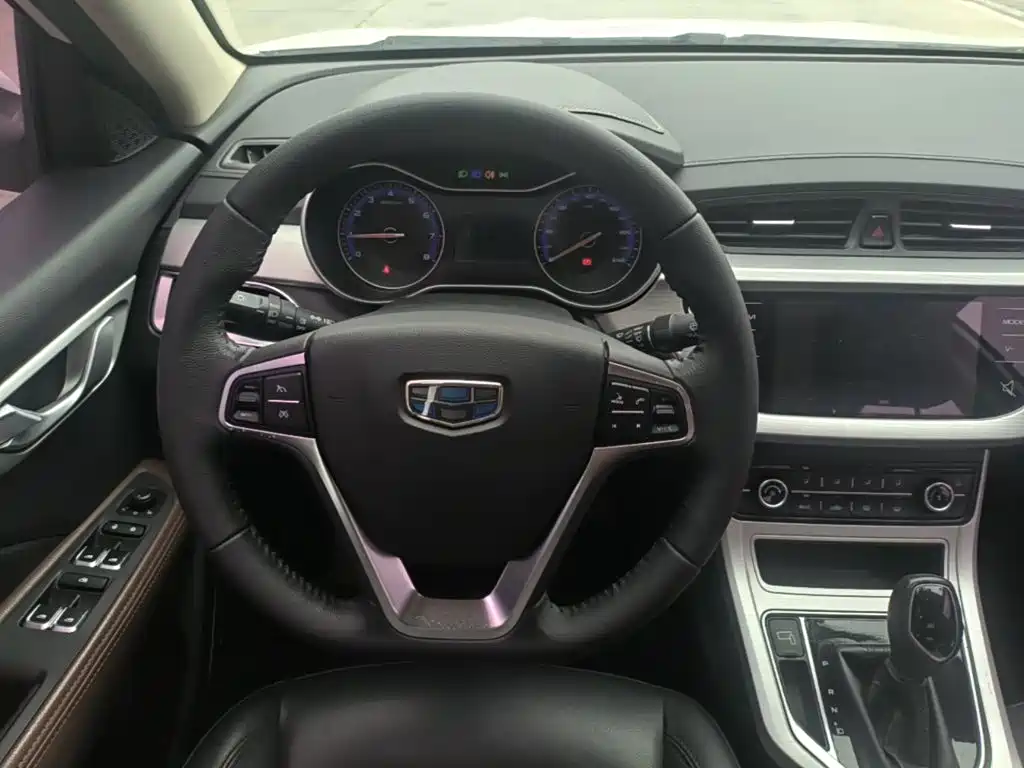 Фото 11 - Geely Vision