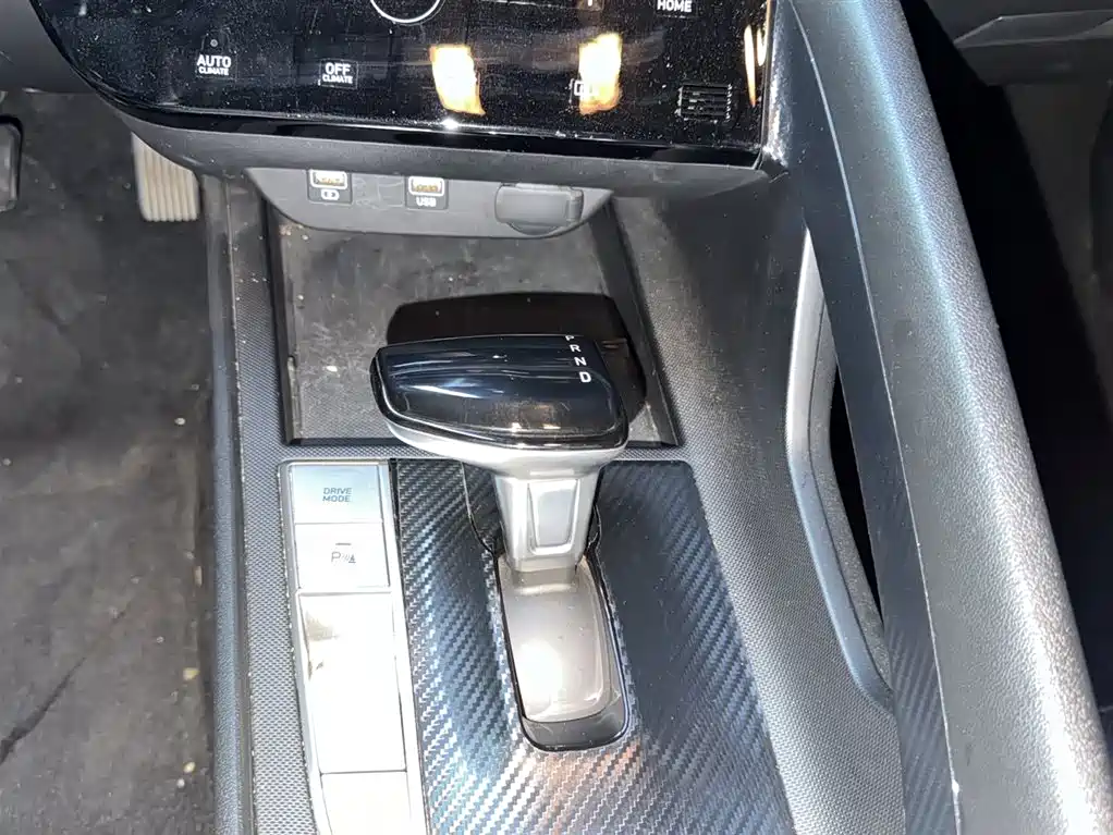 Hyundai Elantra 2021 1.5L CVT GLX Elite Edition фото 9
