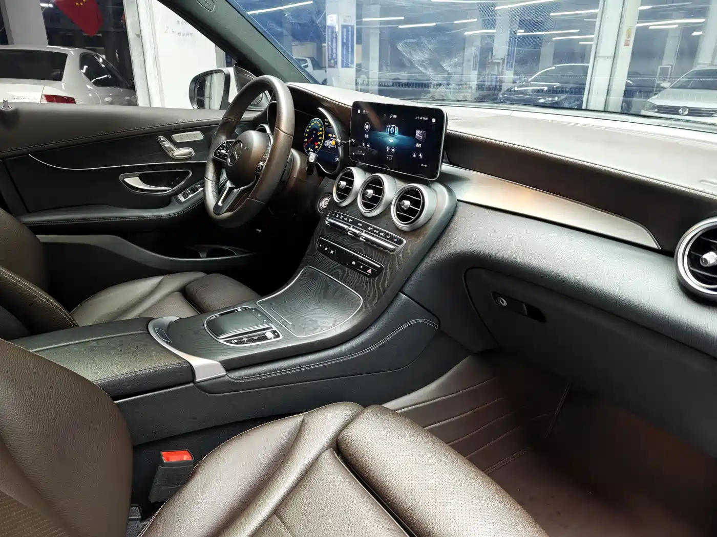Mercedes-Benz GLC 2022 Model GLC 260 L 4MATIC Dynamic Edition фото 10