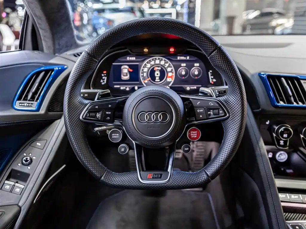 Фото 16 - Audi R8