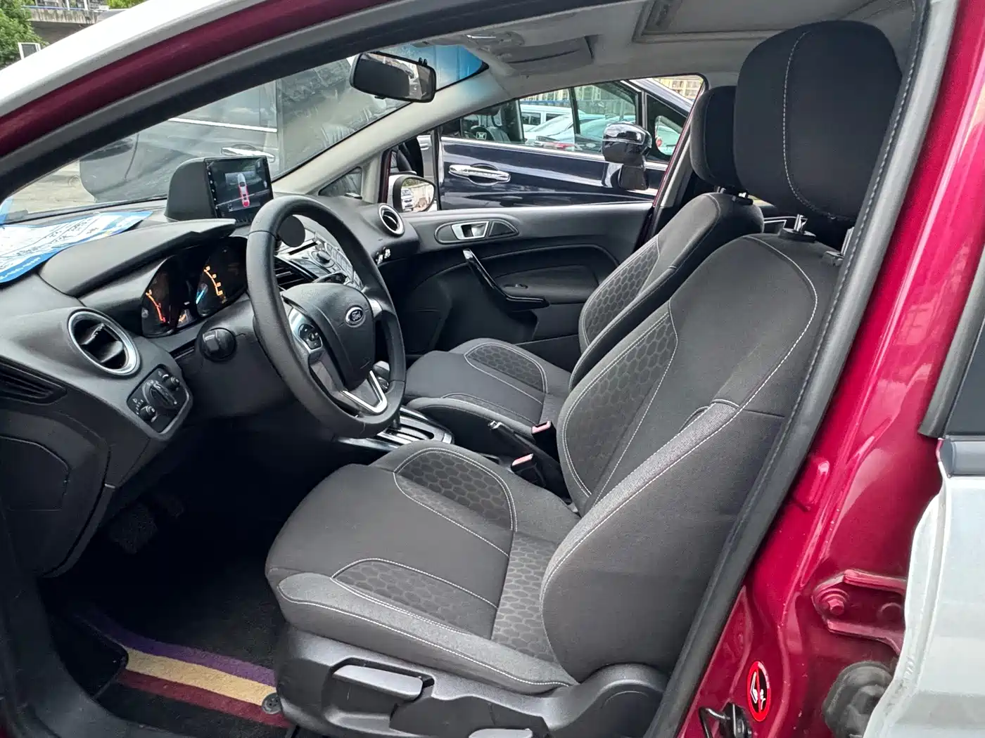 Photo 6 - Ford Fiesta