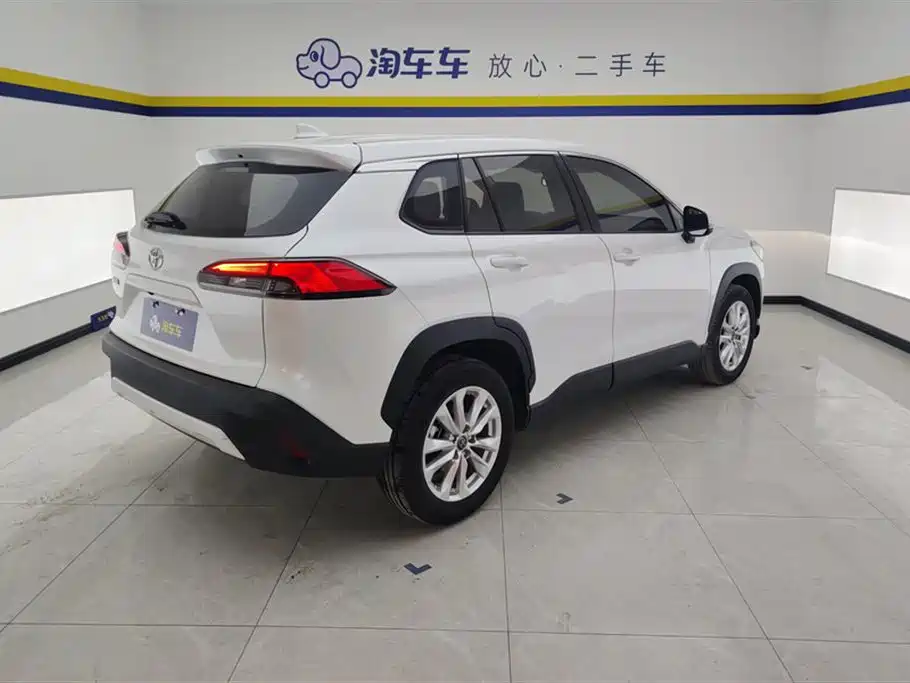 Toyota Corolla Cross 2022 2.0L Premium Edition фото 3