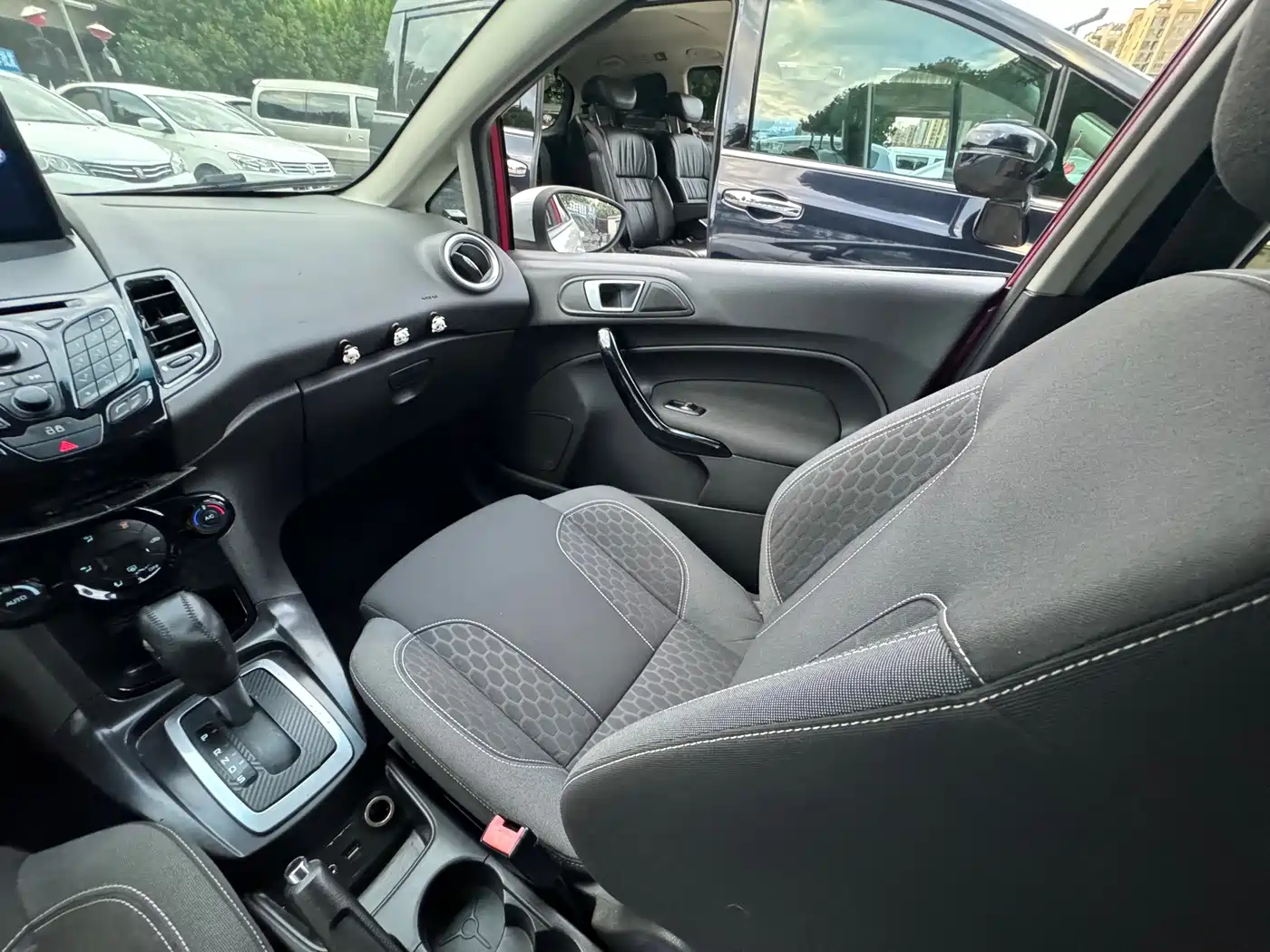 Photo 11 - Ford Fiesta