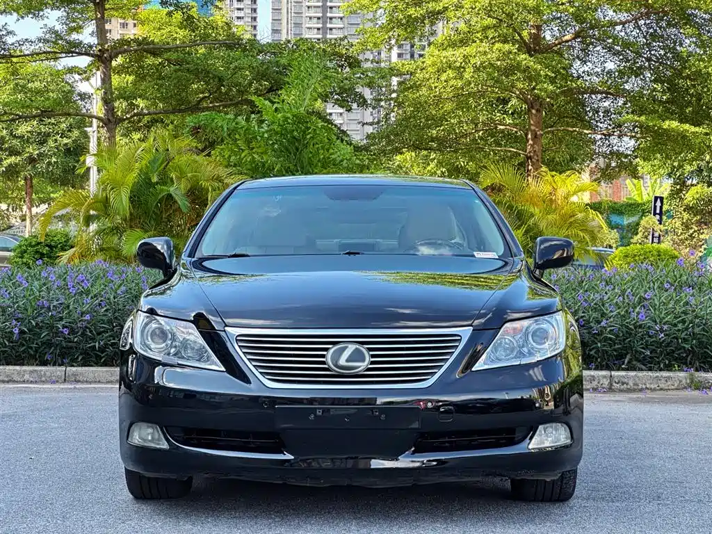Lexus LS 2010 460L Premium Edition фото 2