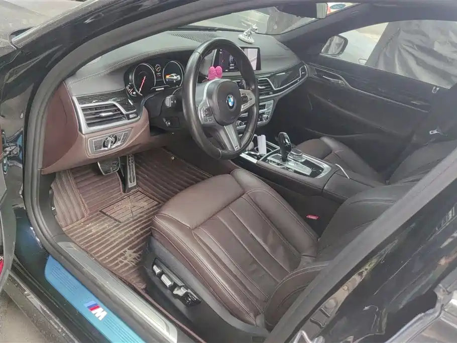 BMW 7 Series 2018 730Li Leading Type M Sport Package фото 9