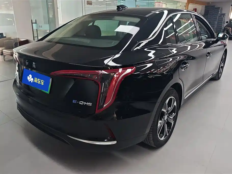 Hongqi E-QM5 2023 Facelift Basic Travel Edition фото 3