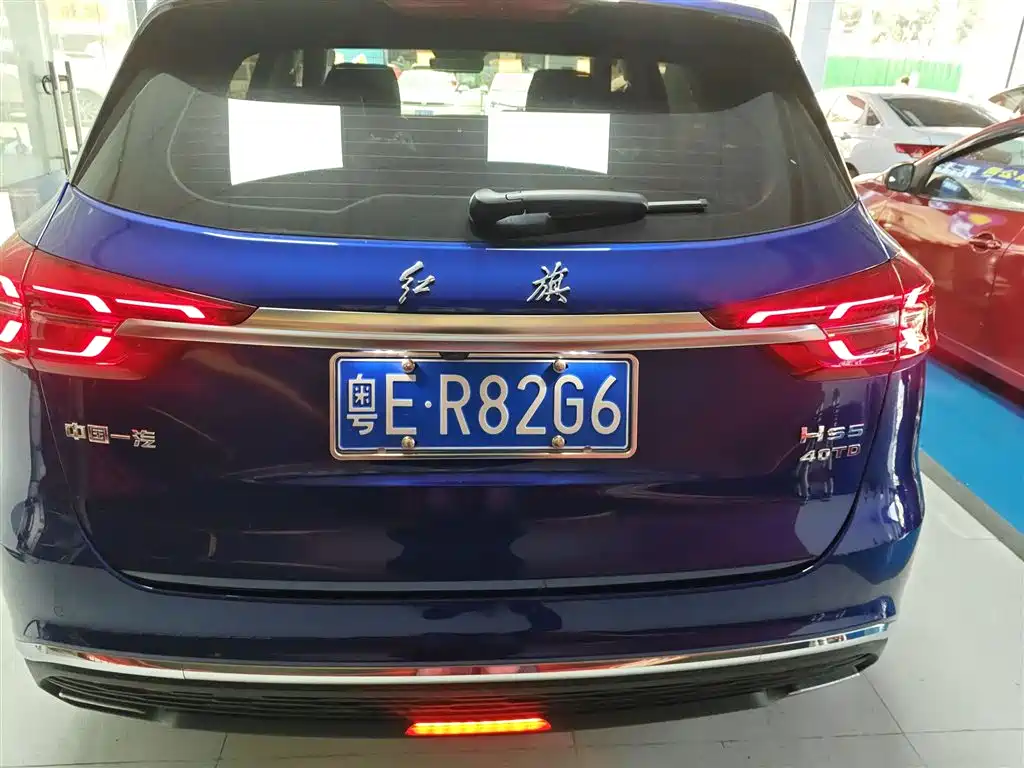Hongqi HS5 2022 Facelift 2.0T Smart Flag Enjoyment Edition фото 6