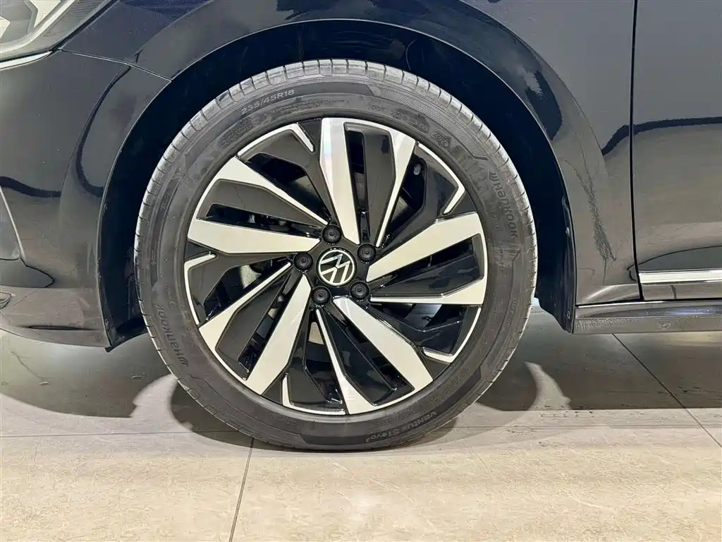 Volkswagen Passat 2024 380TSI Dragon Soaring Edition фото 10