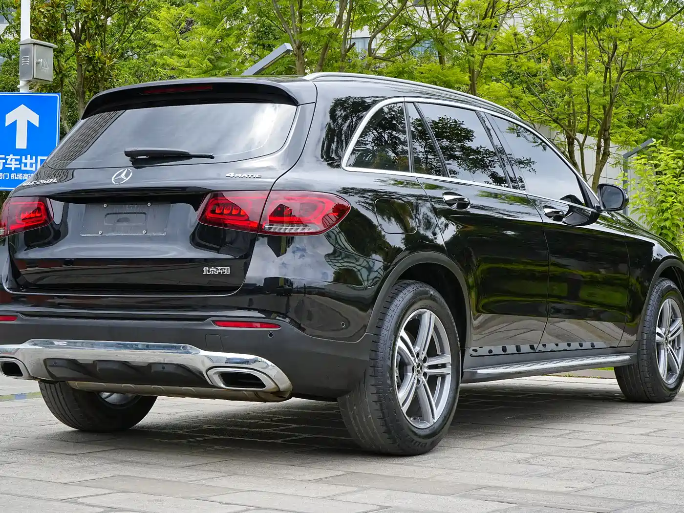 MERCEDES-BENZ GLC