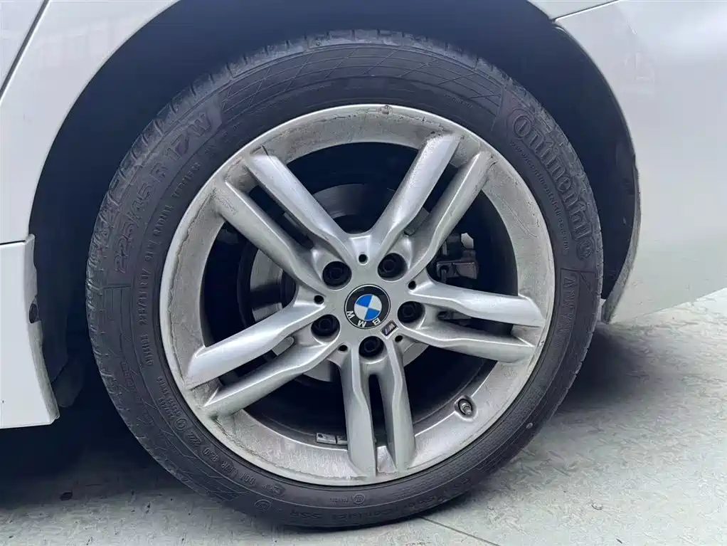 BMW 1 Series 2022 120i M Sport Shadow Edition фото 23