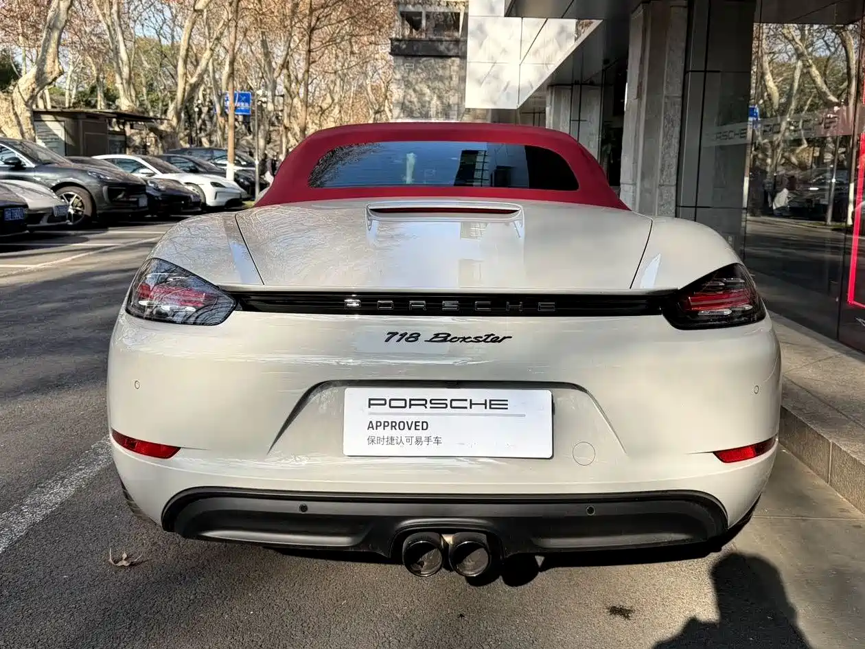 PORSCHE 718