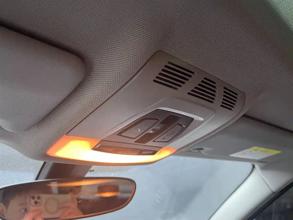 BMW 1 Series 2022 120i M Sport Shadow Edition фото 20