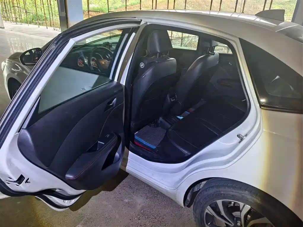 Chevrolet Monza 2019 RS 330T Auto Smooth Edition China VI фото 13