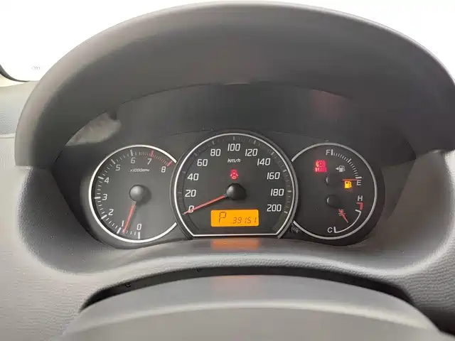 Фото 9 - Suzuki Swift