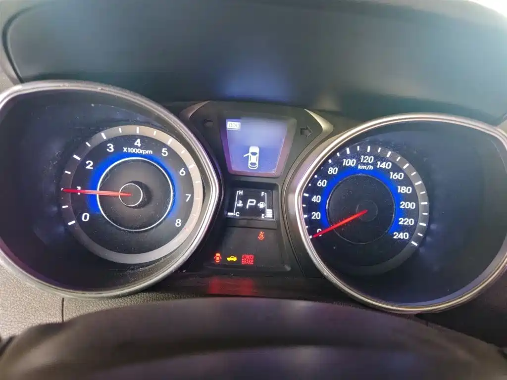Hyundai Langdong 2016 1.6L Automatic Premium Edition фото 4