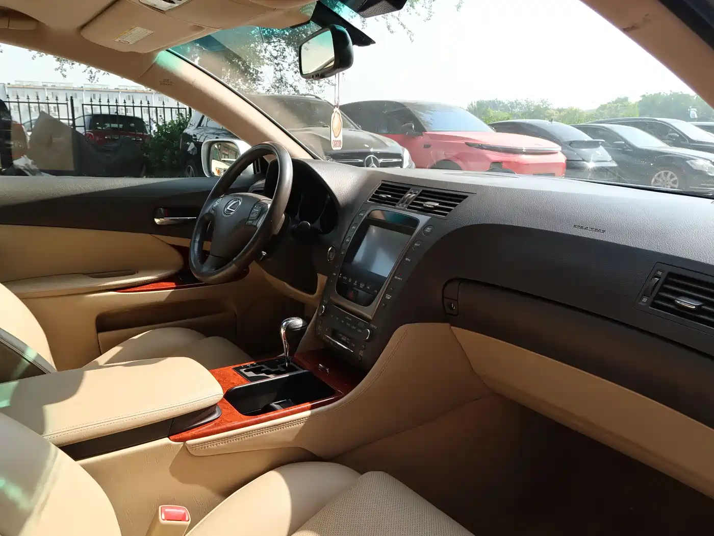 Photo 18 - Lexus GS