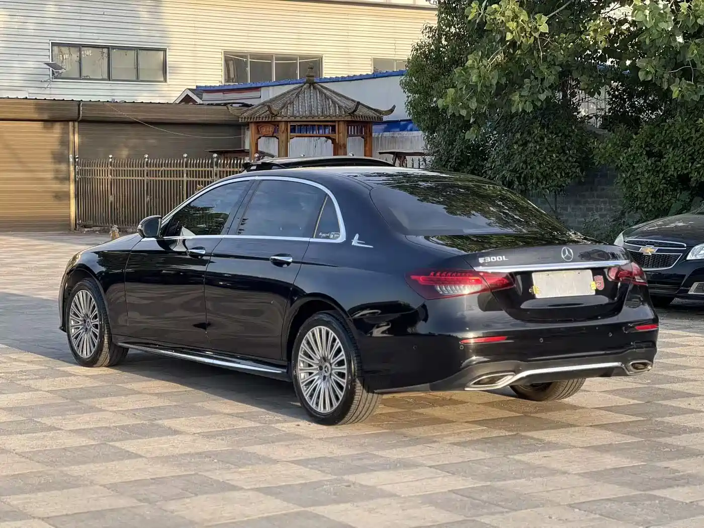 Mercedes-Benz E-Class 2022 E 300 L Fashion фото 10