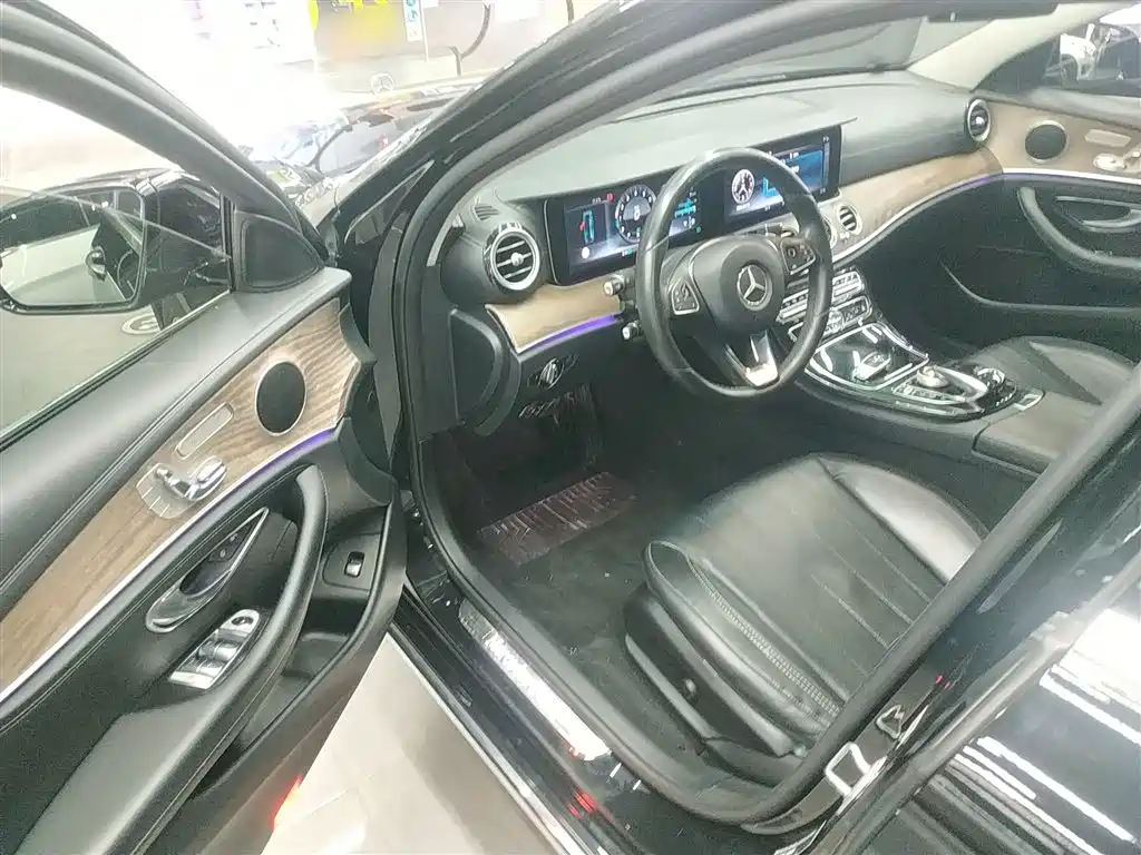 Mercedes-Benz E-Class 2016 E 300 L Fashion Type фото 16