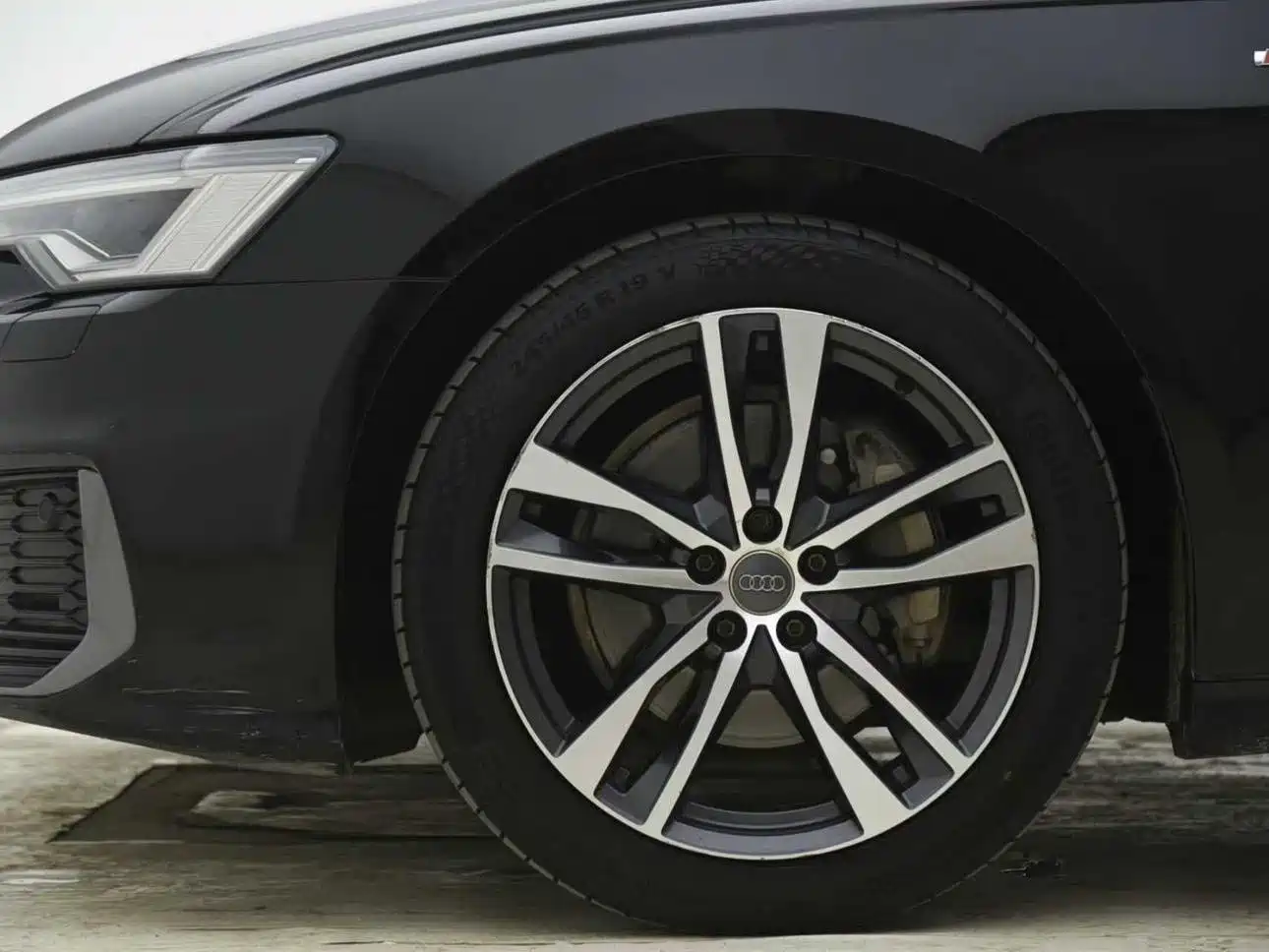 Audi A6L 2021 40 TFSI Luxury Sport фото 14