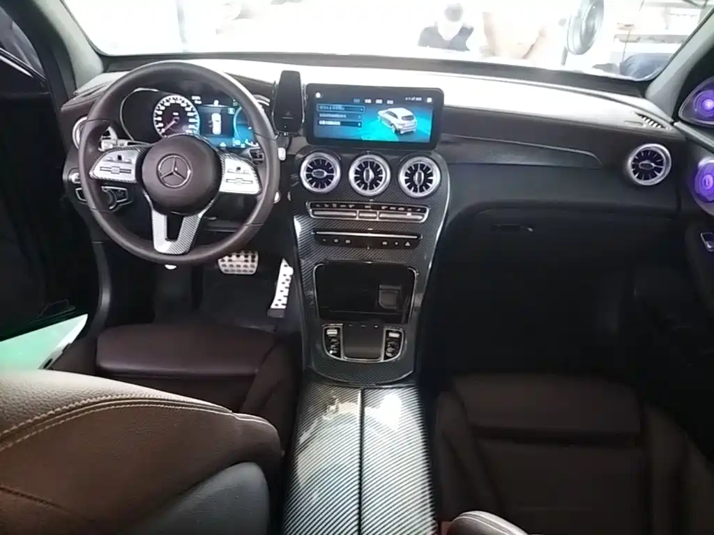 MERCEDES-BENZ GLC