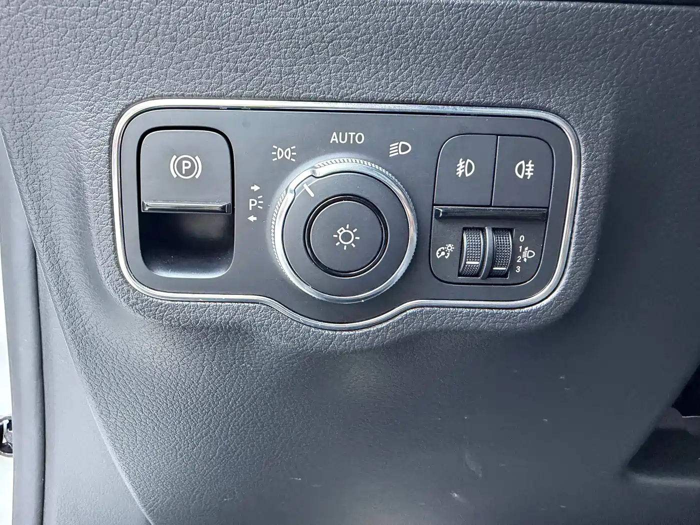 Фото 9 - Mercedes-Benz GLA
