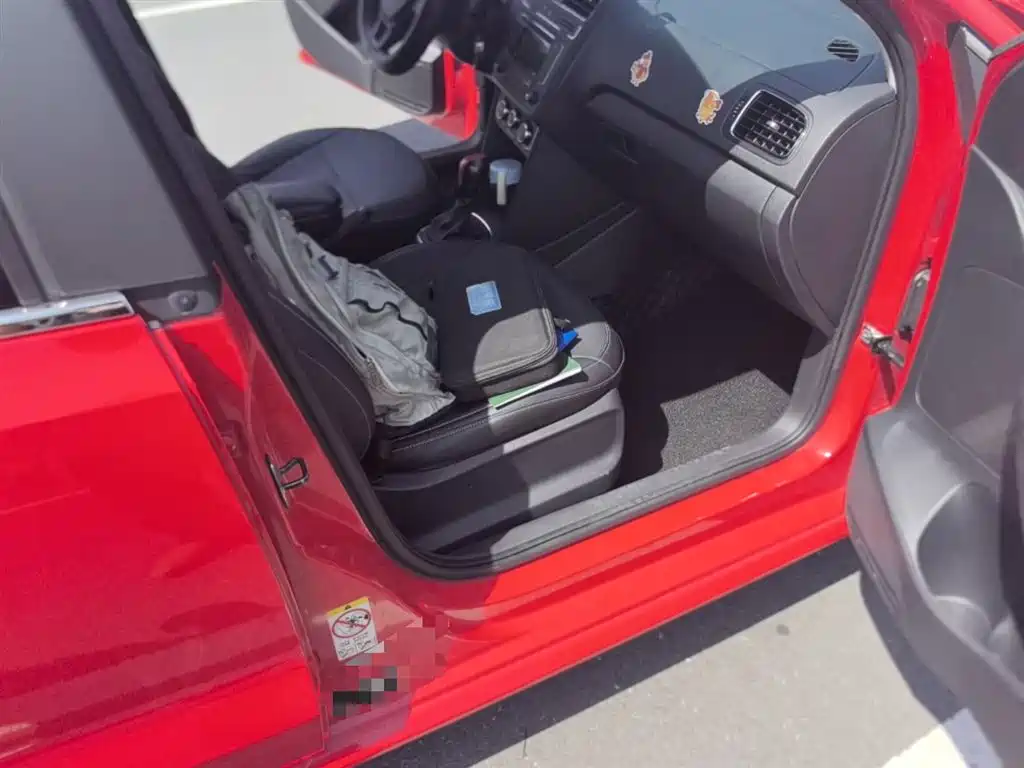 Volkswagen Polo 2014 1.4L Automatic Comfort Edition фото 20