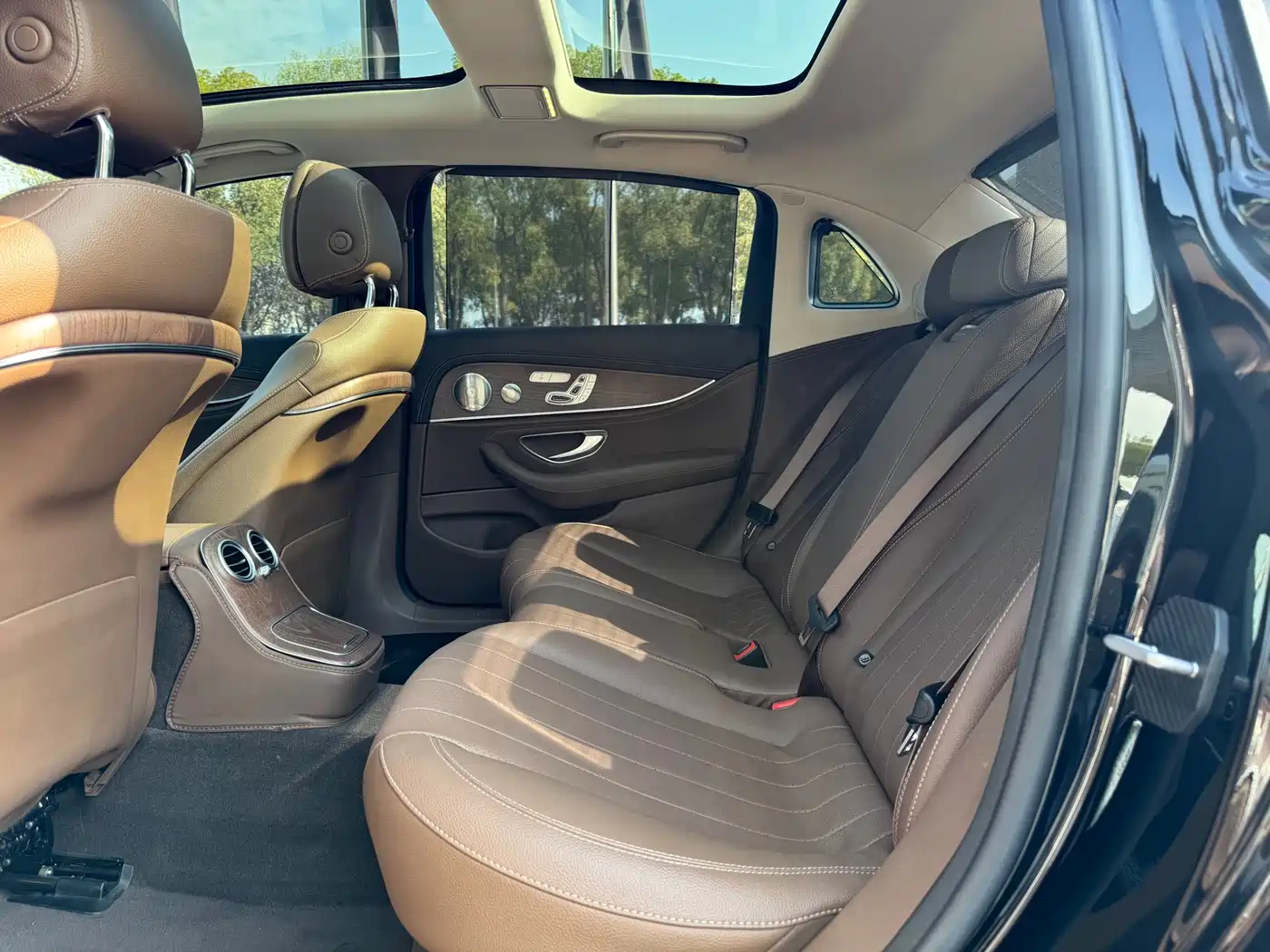 Mercedes-Benz E-Class 2023 E 300 L Luxury фото 14