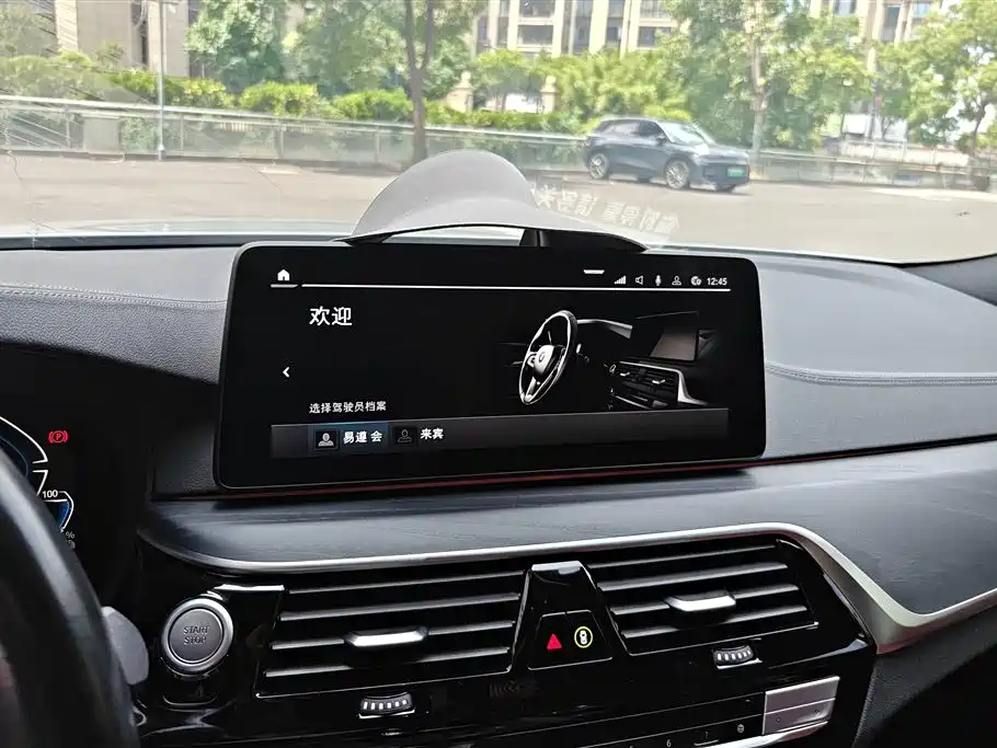 BMW 5 Series New Energy 2022 535Le M Sport Package фото 13
