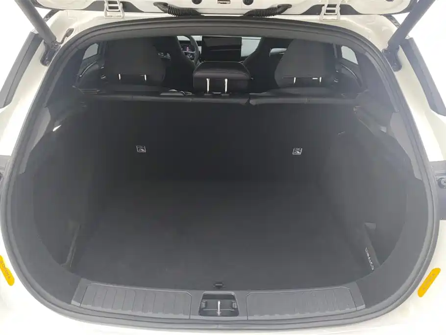 Lynk & Co 06 2025 Renew 1.5T Halo фото 4