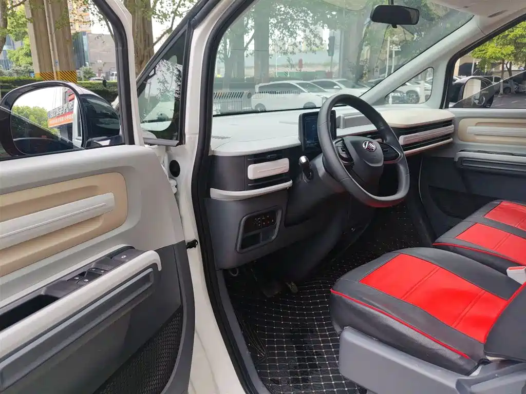 SAIC Maxus Dana V1 2025 Low Roof Multi-purpose Version 42kWh фото 12