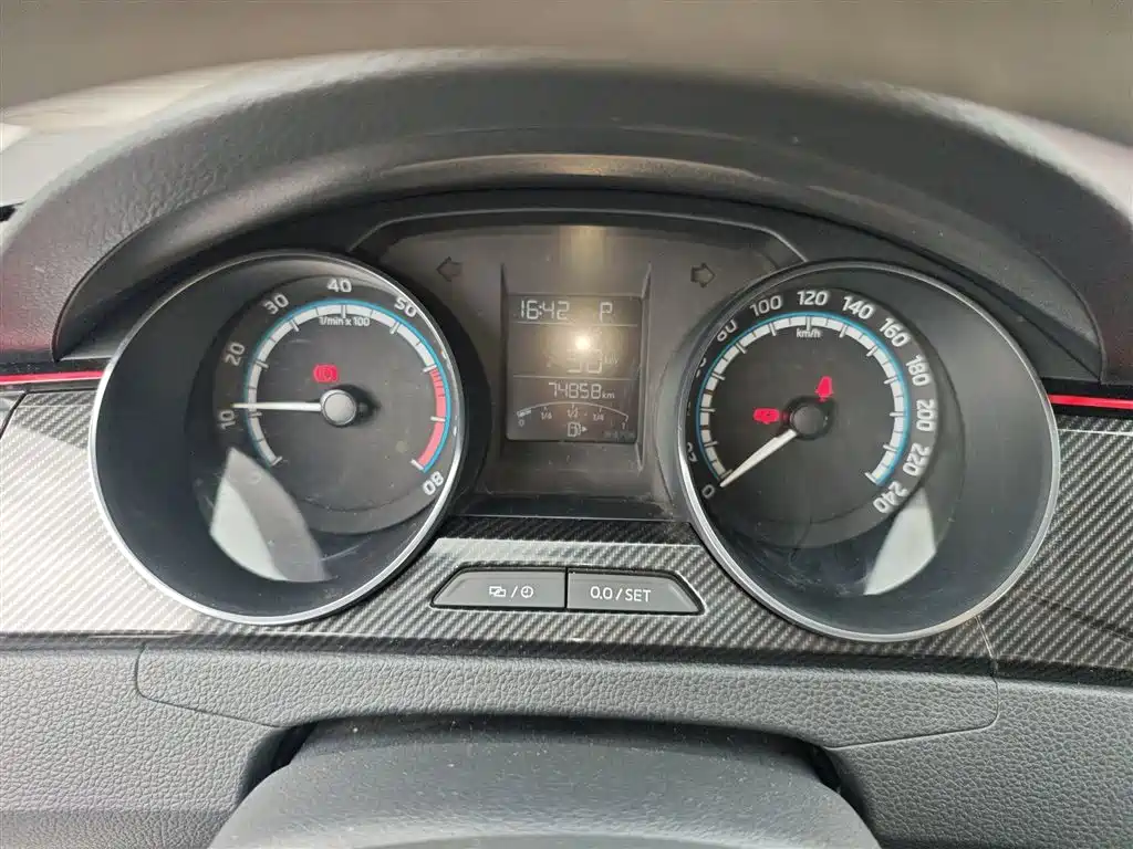 Škoda Skoda Rapid Spaceback 2020 1.5L Auto Comfort фото 8